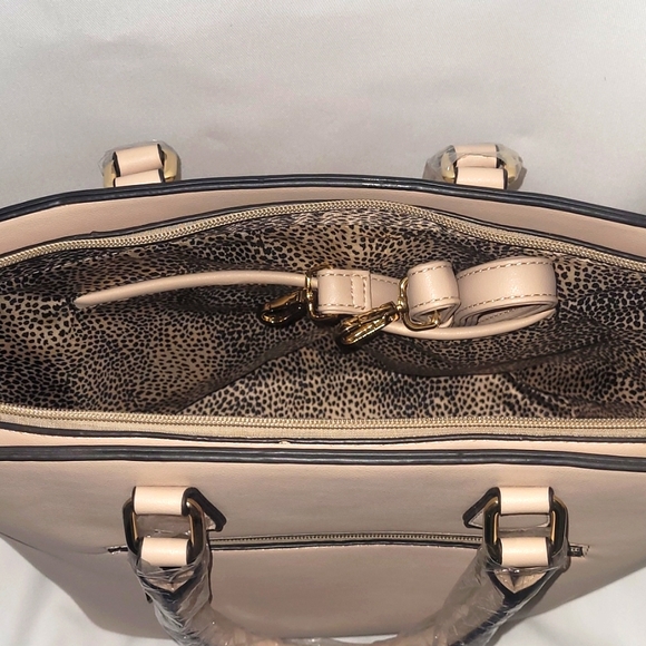 Large bag (see description first) - Picture 4 of 8